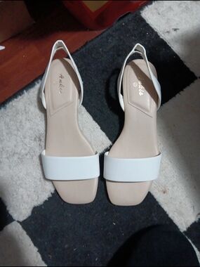 White Women’s Open-Toe Slingback Sandals